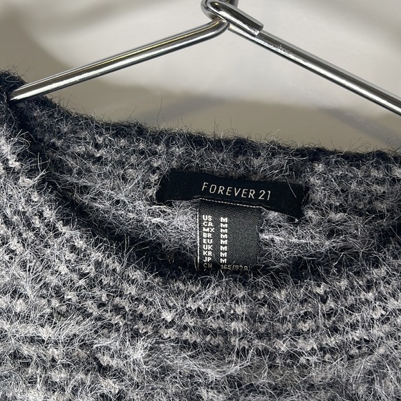Forever 21 Cropped fuzzy top | Charcoal grey | Size Medium M - Picture 3 of 6